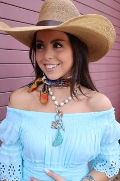 ROAM SHORTY SCARF 6 ROAM SHORTY SCARF -Western Fashion 0D6A1712 6369c693 3431 4fc1 bde4 04965c80e94a