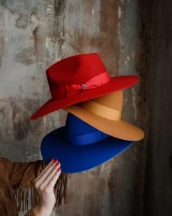 MY WAY HAT- RED -Western Fashion 0D6A9821 23938d3a 9d63 423c b29c 572cb995ea88