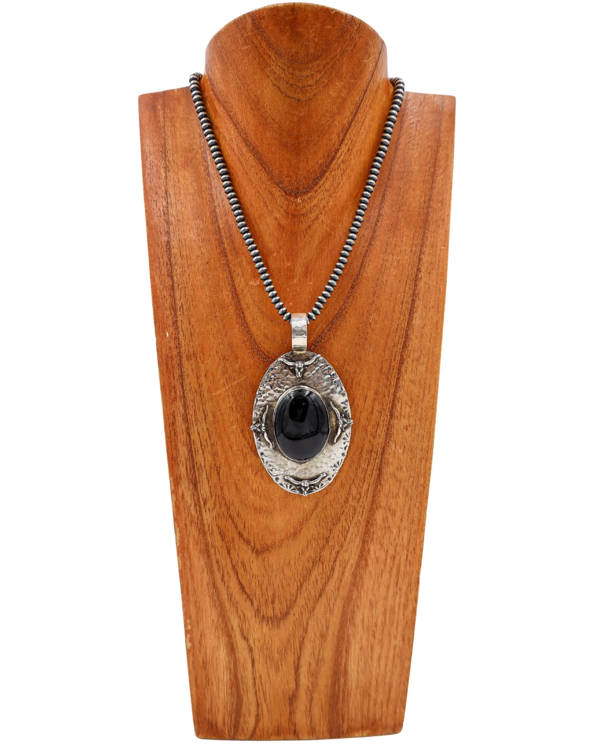 RICHARD SCHMIDT LARGE ONYX OVAL 4 LONGHORNS PENDANT 5 RICHARD SCHMIDT LARGE ONYX OVAL 4 LONGHORNS PENDANT - Image 3