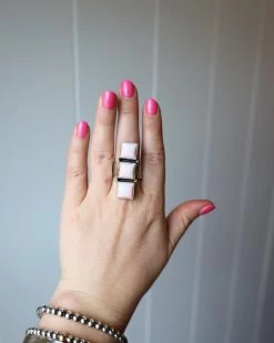 NAVAJO QUEEN PINK CONCH 3 SQUARES RING- SIZE ADJUSTABLE -Western Fashion 168 700e9a5b 18fa 4291 9dd0 29afeacf0cc3