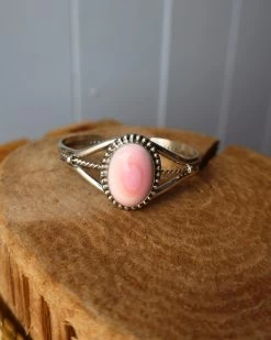 NAJA QUEEN PINK CONCH OVAL CUFF