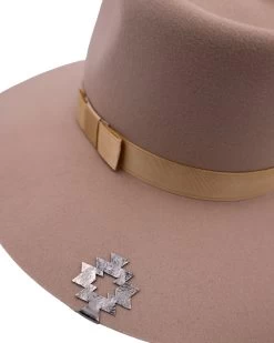 THE WINGED HEART SANTA FE STAINLESS HAMMERED HAT CLIP -Western Fashion 191 2550d7b7 ab0f 4ffa 87f4 2c6a8389cab3