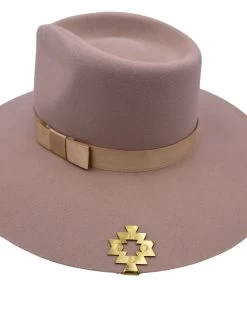 THE WINGED HEART SANTA FE BRASS STAMPED Hat Clip -Western Fashion 194 8c479c8c 2b70 45ca b6a5 6997c2d511a1