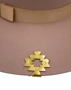 THE WINGED HEART SANTA FE BRASS STAMPED Hat Clip -Western Fashion 195 a22982e3 6517 4bf9 b36d 4ff2944ccc80