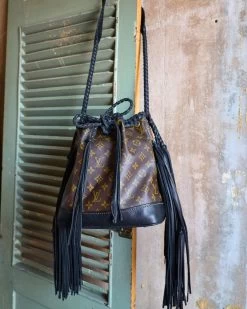 LEATHER AND VODKA NOE NOIR FRINGE BAG 14 LEATHER AND VODKA NOE NOIR FRINGE BAG -Western Fashion 233 6020a83a 1807 4140 85ca b93da5b2e1ac