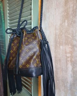 LEATHER AND VODKA NOE NOIR FRINGE BAG 15 LEATHER AND VODKA NOE NOIR FRINGE BAG -Western Fashion 234 d44b1d2b e699 4a9f 9f0a 5bfd20be7c7e