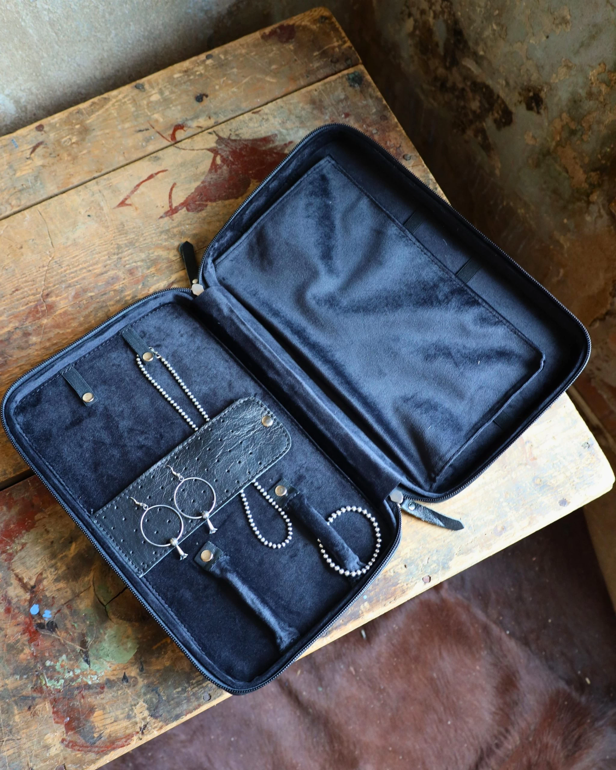 VINTAGE COWGIRL CASES JEWELRY SQUASH BLOSSOM CASE 12 VINTAGE COWGIRL CASES JEWELRY SQUASH BLOSSOM CASE - Image 10