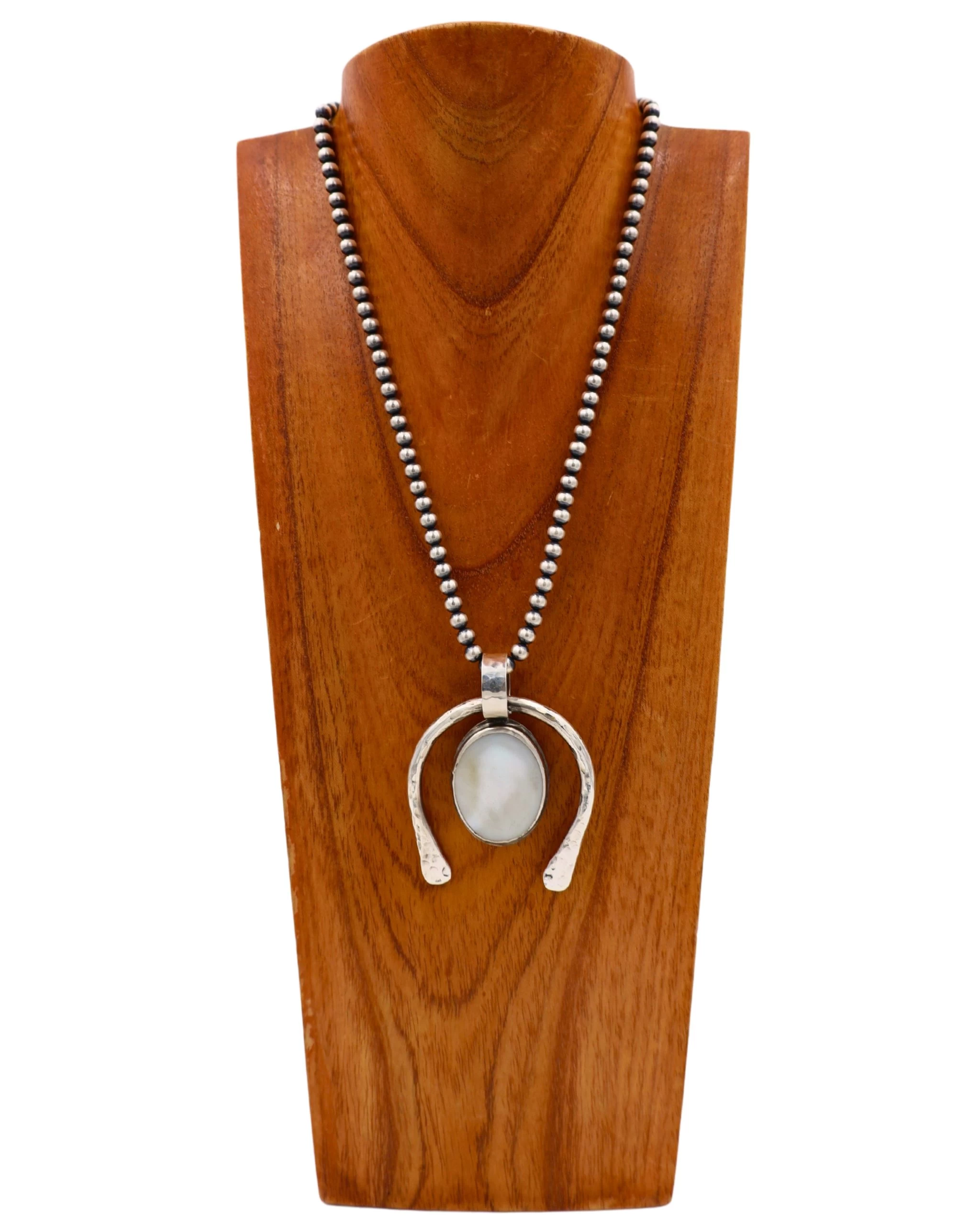 RICHARD SCHMIDT MOTHER OF PEARL OVAL NAJA PENDANT 6 RICHARD SCHMIDT MOTHER OF PEARL OVAL NAJA PENDANT - Image 4