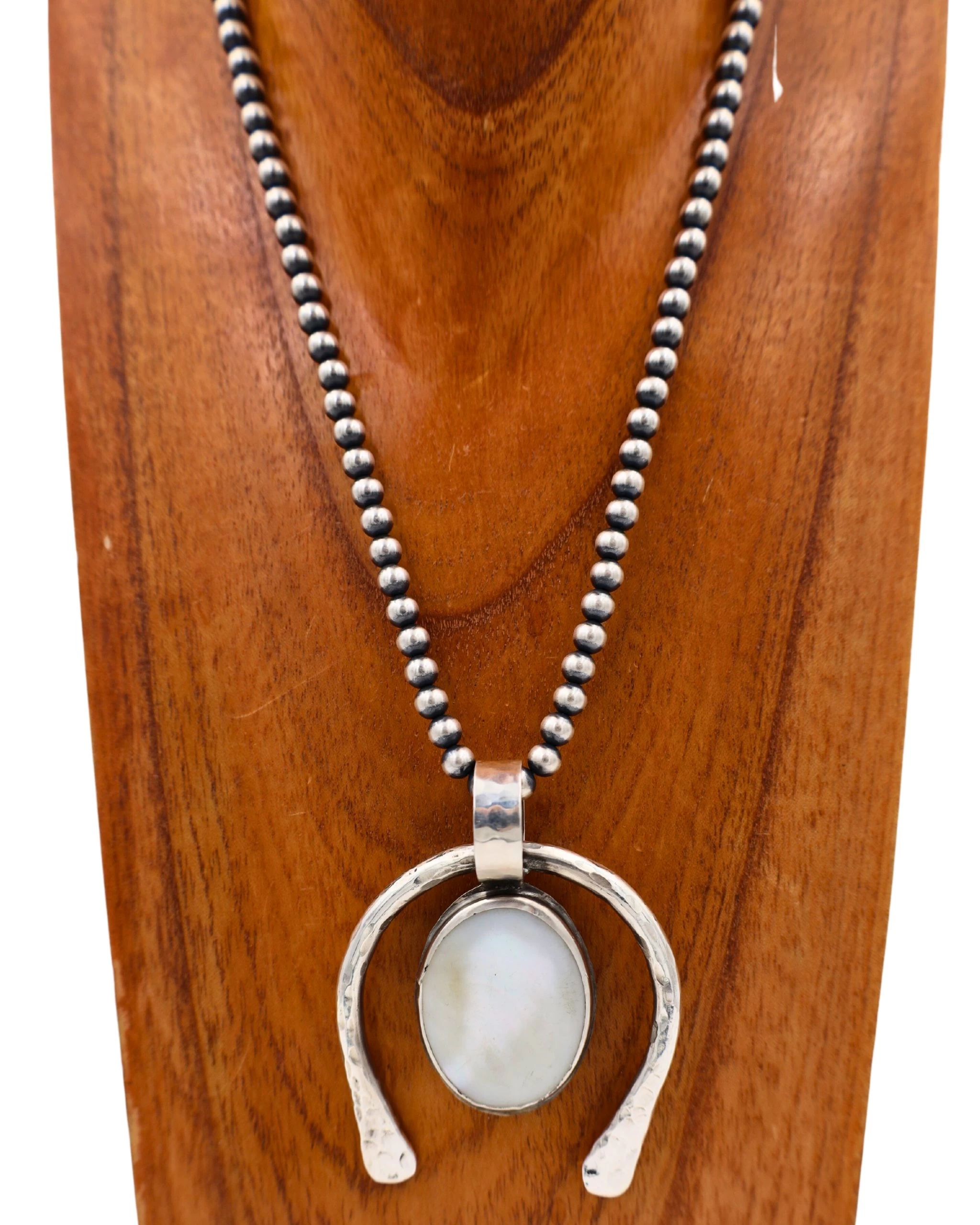 RICHARD SCHMIDT MOTHER OF PEARL OVAL NAJA PENDANT 9 RICHARD SCHMIDT MOTHER OF PEARL OVAL NAJA PENDANT - Image 7