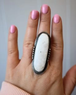 WHITE BUFFALO LONG OVAL RING- SIZE 8 -Western Fashion 79 a7a1e6eb 6587 4243 adfe 0a19b66e127d