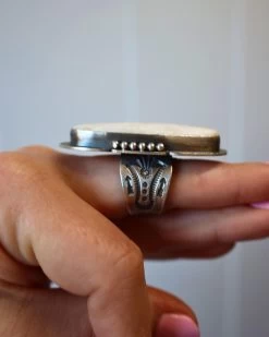 WHITE BUFFALO LONG OVAL RING- SIZE 8 -Western Fashion 80 3b360c8f 178e 449f ab9e 8596d84fd4c9