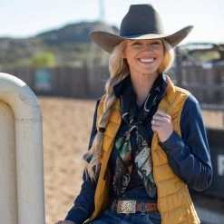 TOPS LONG AND TALL SCARF 5 TOPS LONG AND TALL SCARF -Western Fashion 882A9144 590x aa1ac5d0 9ccc 4e8d bc3f 47f6c7ae2a5c