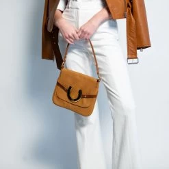 HAMPTON ROAD DESIGNS HUNTER HANDBAG -Western Fashion ButterscotchHunteronModel2 700x.progressive 952c3ba3 0ec3 447f b587 961ae29056d9