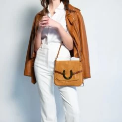 HAMPTON ROAD DESIGNS HUNTER HANDBAG -Western Fashion ButterscotchHunteronModel3 700x.progressive d0b90f35 4269 4f01 b13f afb77f9080a0