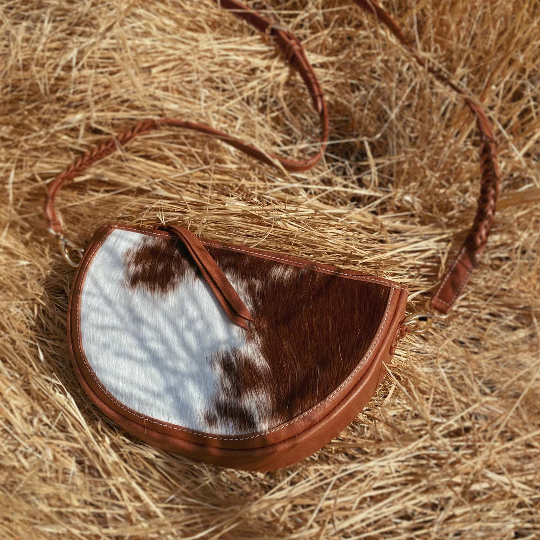 WESTERN AND CO. JUST A PHASE CROSSBODY BAG- SADDLE 3 WESTERN AND CO. JUST A PHASE CROSSBODY BAG- SADDLE