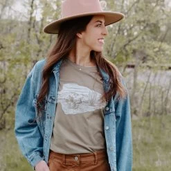 TUMBLEWEED TEXSTYLES ARROWHEAD LANDSCAPE TEE -Western Fashion IMG 9432 544x544 fdca4182 fe94 425e b7c6 a832635b8e21