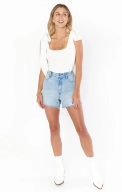 SHOW ME YOUR MUMU BLUEFIELD SHORT 6 SHOW ME YOUR MUMU BLUEFIELD SHORT -Western Fashion MS3 5564 WH32 01