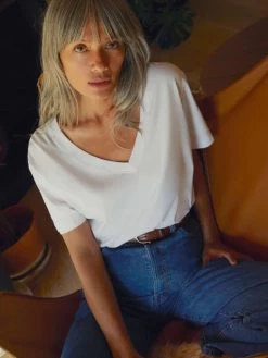 NATION NINA VINTAGE FIT V NECK TOP