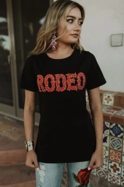 RODEO QUINCY FLORAL WREATH RODEO SHIRT -Western Fashion RODEO QUINCY EMBROIDERY 129 1800x1800 e6e2f6b6 ab70 458f 9c62 eee6f97c6feb