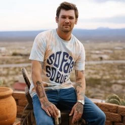 SENDERO SO BUENO TIE DYE TEE -Western Fashion SPCS123S21B SoBueno Tee DesertSpringTieDye FitFront