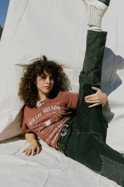 DAYDREAMER WILLIE NELSON WHISKEY LABEL TOUR TEE -Western Fashion T1360WIL615 WILLIENELSONWHISKEYLABELTOURTEE EDITORIALCROPPED 10 1100x 9801f140 eacd 4b1a 986a 2205bc08599a