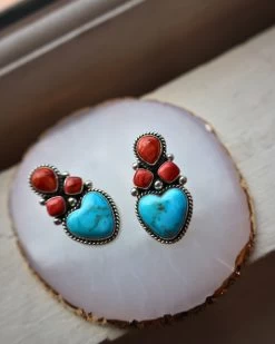 TURQUOISE HEART WITH THREE RED SPINY OYSTER DOTS EARRINGS -Western Fashion image 01d0c367 e819 4a4d b887 bff33381b775