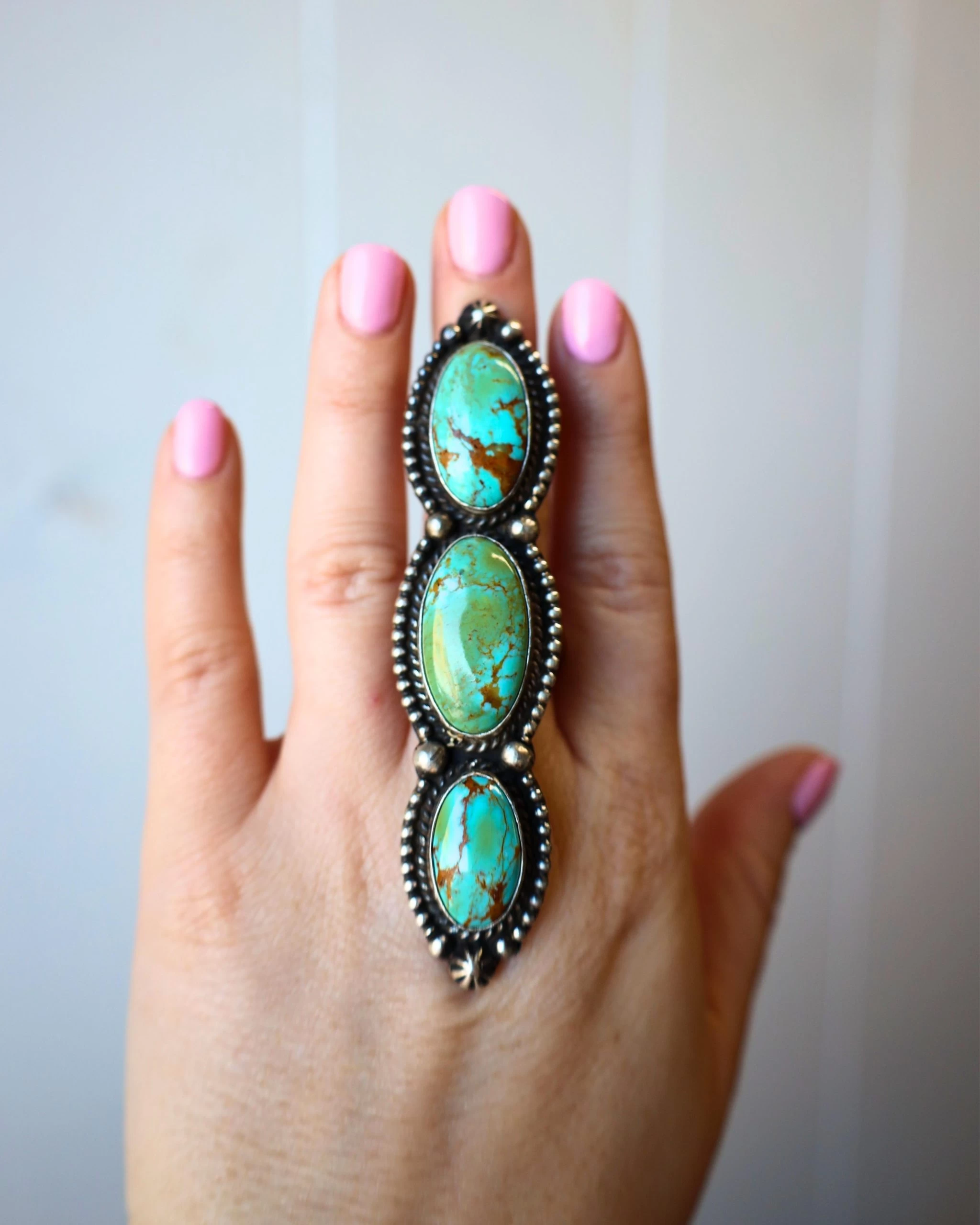ADJUSTABLE 3 OVAL TURQUOISE LONG SET RING- ADJUSTABLE 3 ADJUSTABLE 3 OVAL TURQUOISE LONG SET RING- ADJUSTABLE