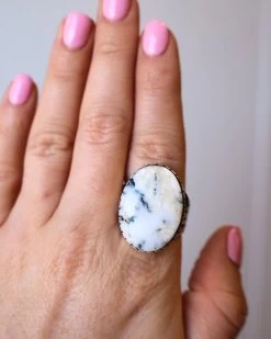 WHITE BUFFALO OVAL RING- SIZE 8.5 -Western Fashion image e58826d0 6069 4c1c 918a 365e017f266a