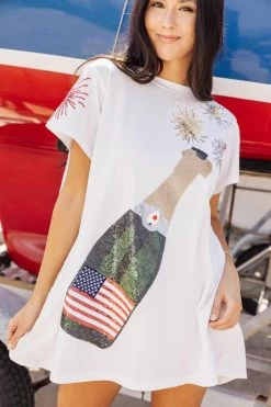 QUEEN OF SPARKLES USA POPPING CHAMPAGNE TEE DRESS -Western Fashion soelstudio QOSMAY2023 680 720x 9b6393f4 2e66 4d17 acf7 fabff81d9ddd