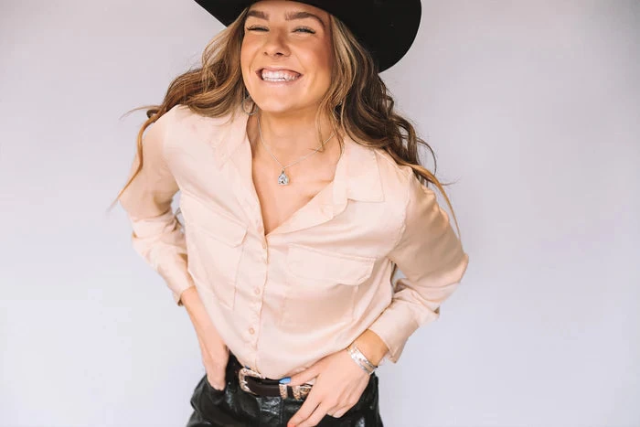 VOGT EARTTAG LONGHORN GOLDHORN NECKLACE 5 VOGT EARTTAG LONGHORN GOLDHORN NECKLACE - Image 3